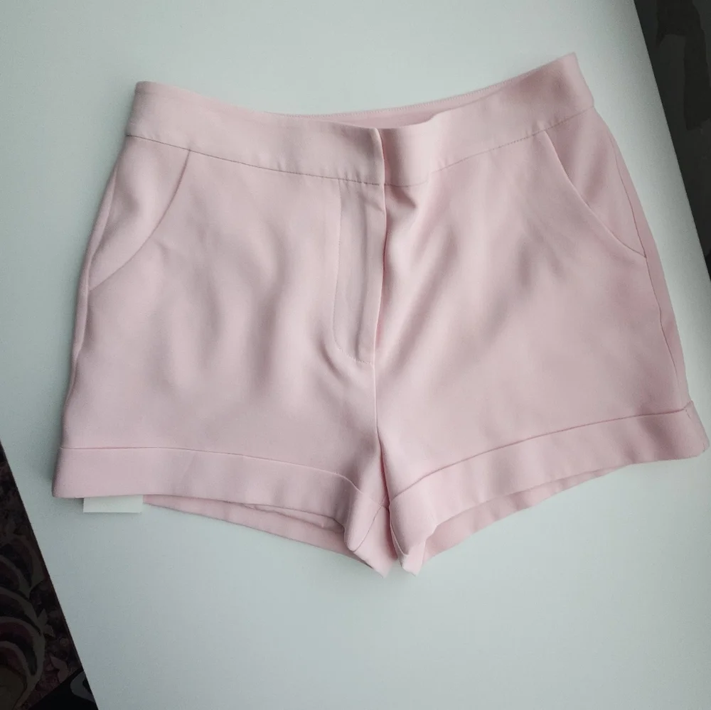 Cinq A Sept Elaine Baby Pink Crepe Cuffed Lined Shorts - Picture 6 of 15